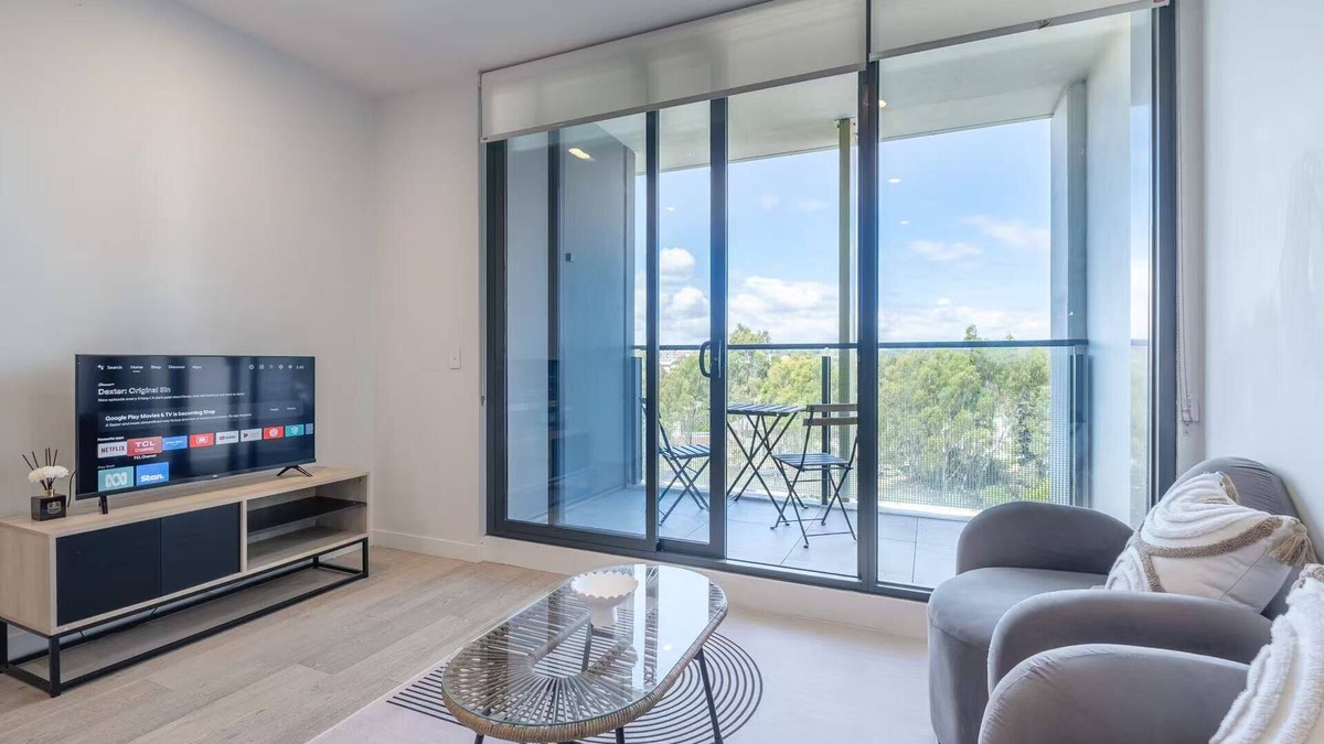 Parkville Apartment | This apartment is a 2 bedroom(s), 2 bathrooms, located in Parkville, VIC.