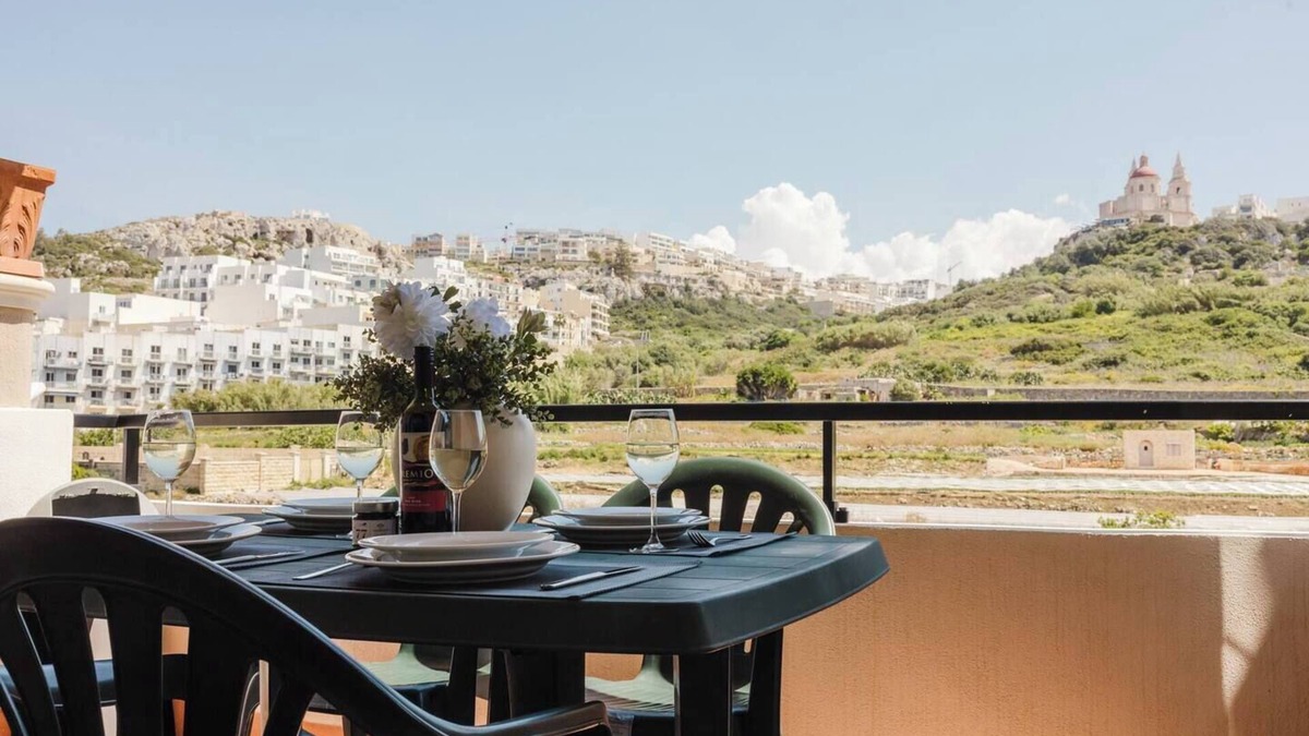 Għadira Apartment | This apartment is a 3 bedroom(s), 1 bathrooms, located in Il-Mellieħa, null.