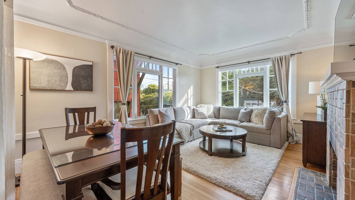 Inner Richmond Apartment | This apartment is a 2 bedroom(s), 1 bathrooms, located in San Francisco, CA.