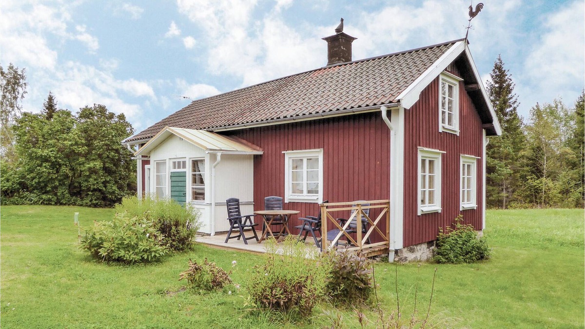 Herrang House | This beautiful cottage is located on a farm, which can be found in the northern archipelago of Norrt