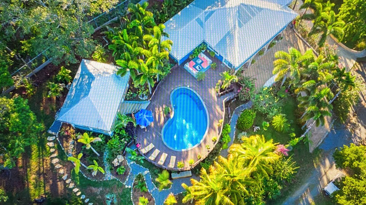 Roatan House | This beautiful island rental w/gorgeous ocean views. 4 bdrms sleeps up to 10.