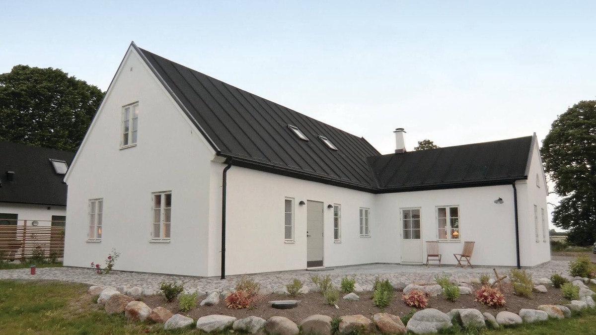 Kivik House | This beautiful holiday home in Österlen is near Stenshuvud National Park.