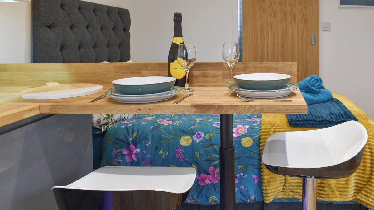 Perranporth Cottage | This beautiful spacious studio is an ideal bolt-hole for a mini break.