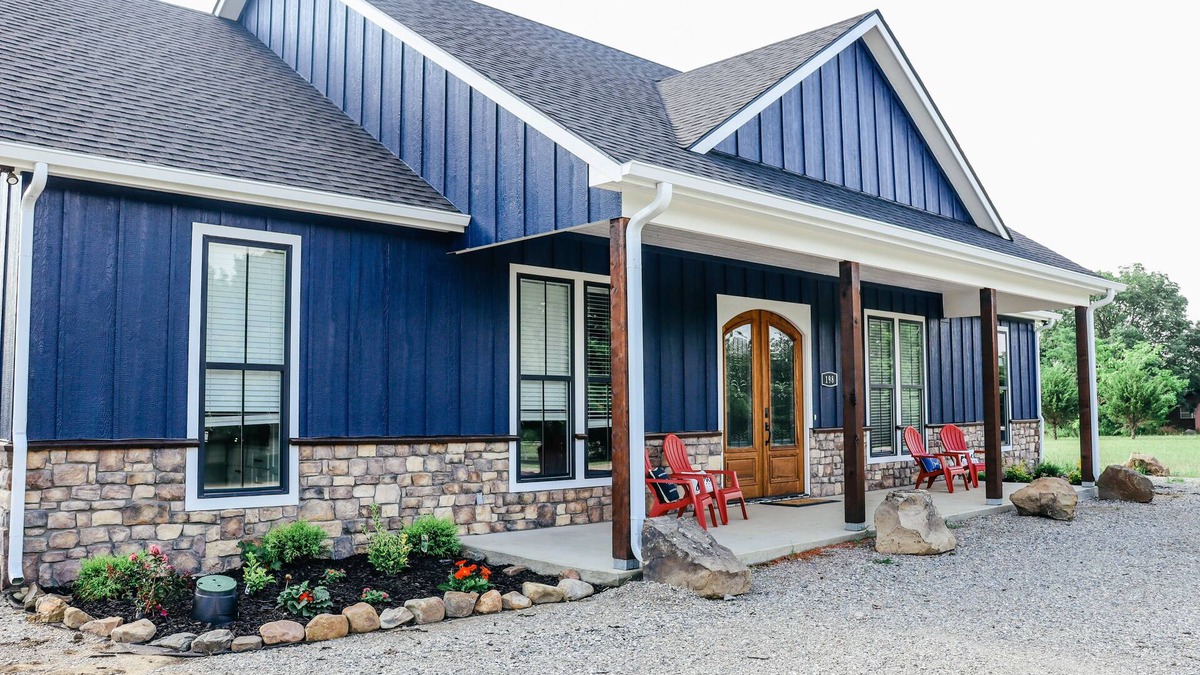 Mead House | This beautiful spacious new home is perfect for group trips or family getaways.