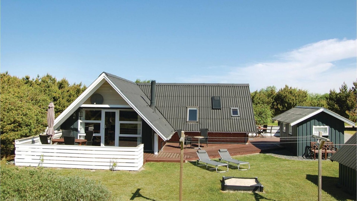 Toftum House | This beautiful vacation home is clearly marked by the fact that the owner is often in the house, bec