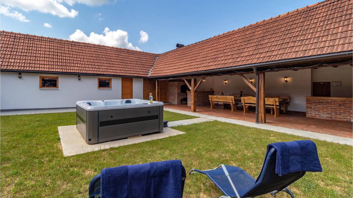 Krnjak House | This beautifully furnished cottage with hydromassage and sauna is located in a beautiful natural env