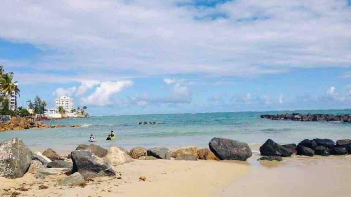 Punta Las Marias House | This bungalow is a 2 bedroom(s), 1 bathrooms, located in San Juan, PR.