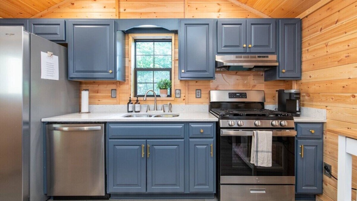 Stanton Cabin | This cabin is a 1 bedroom(s), 1 bathrooms, located in Stanton, KY.