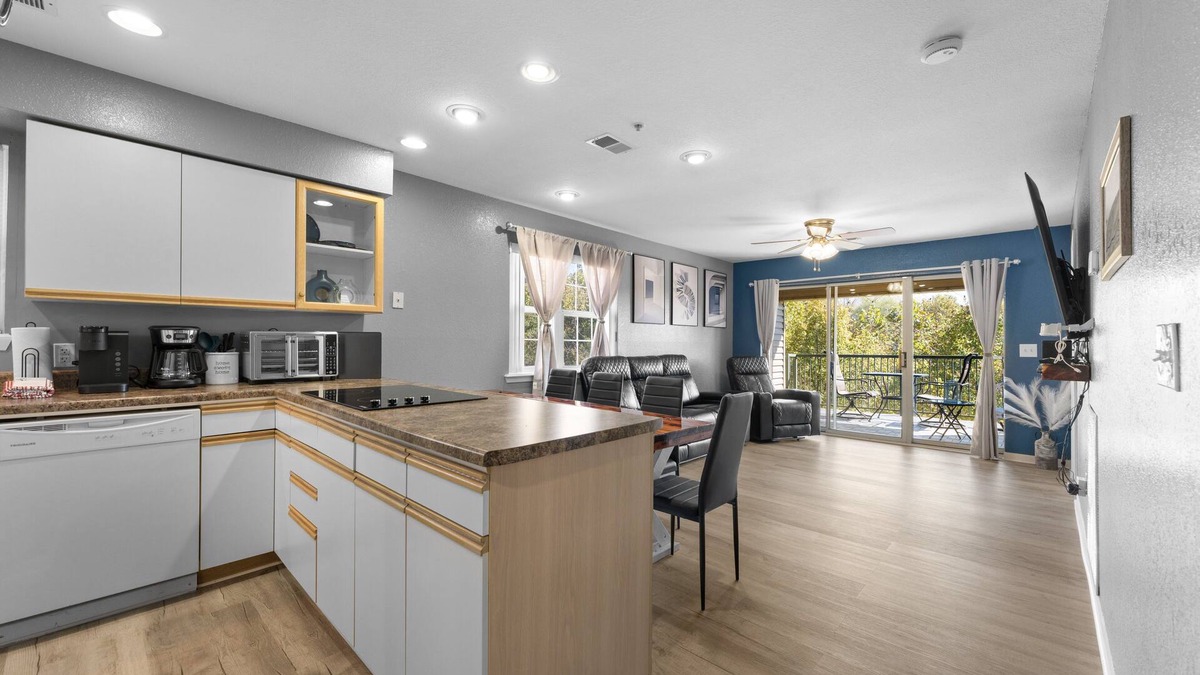 Branson Condo | This charming 2-bedroom condo offers a blend of comfort and style.