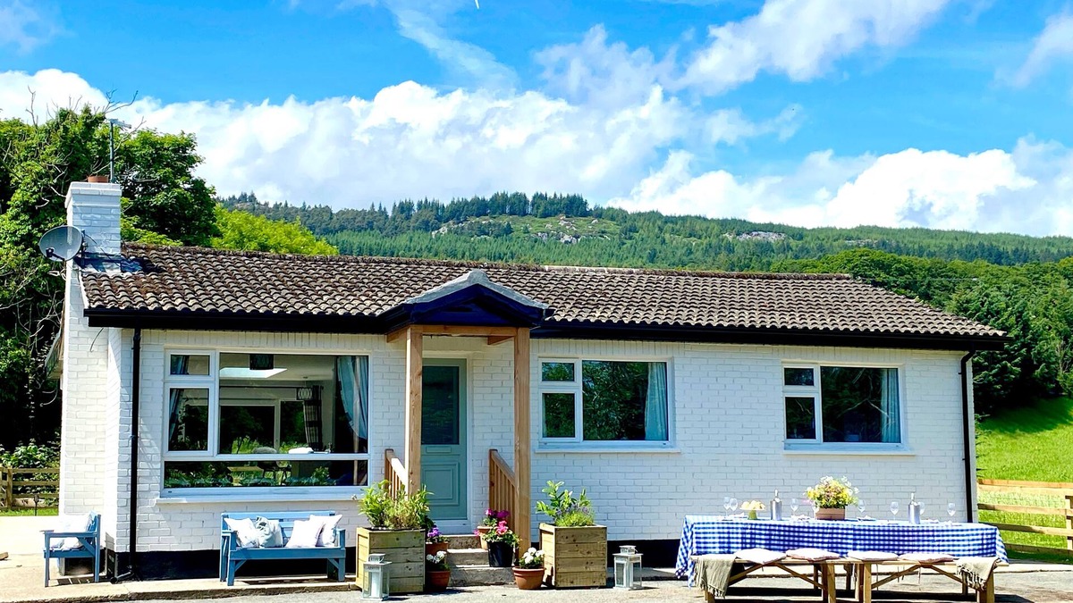 Coolbeg Cross Cottage | This charming 4 bedroomed newly renovated cottage is situated on a sheep farm.
