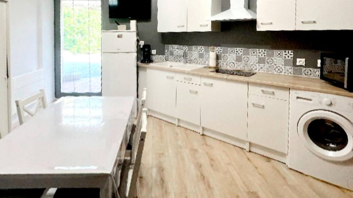 Coulon House | This charming and cozy vacation home welcomes you in the middle of nature.