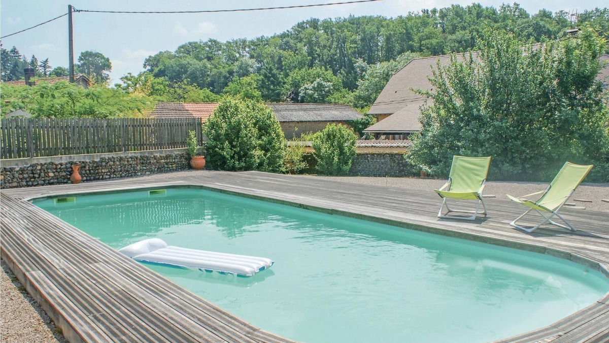 Sombrun House | This charming house welcomes you with a swimming pool in a hamlet in the department of Hautes-Pyréné