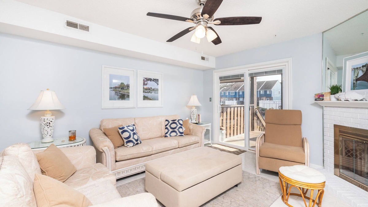 Heron Harbour Isle Condo | This charming vacation rental is ideally situated just moments from Northside Park!