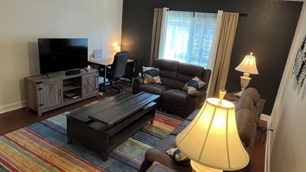 Gainesville Condo | This condominium is a 2 bedroom(s), 1 bathrooms, located in Gainesville, FL.