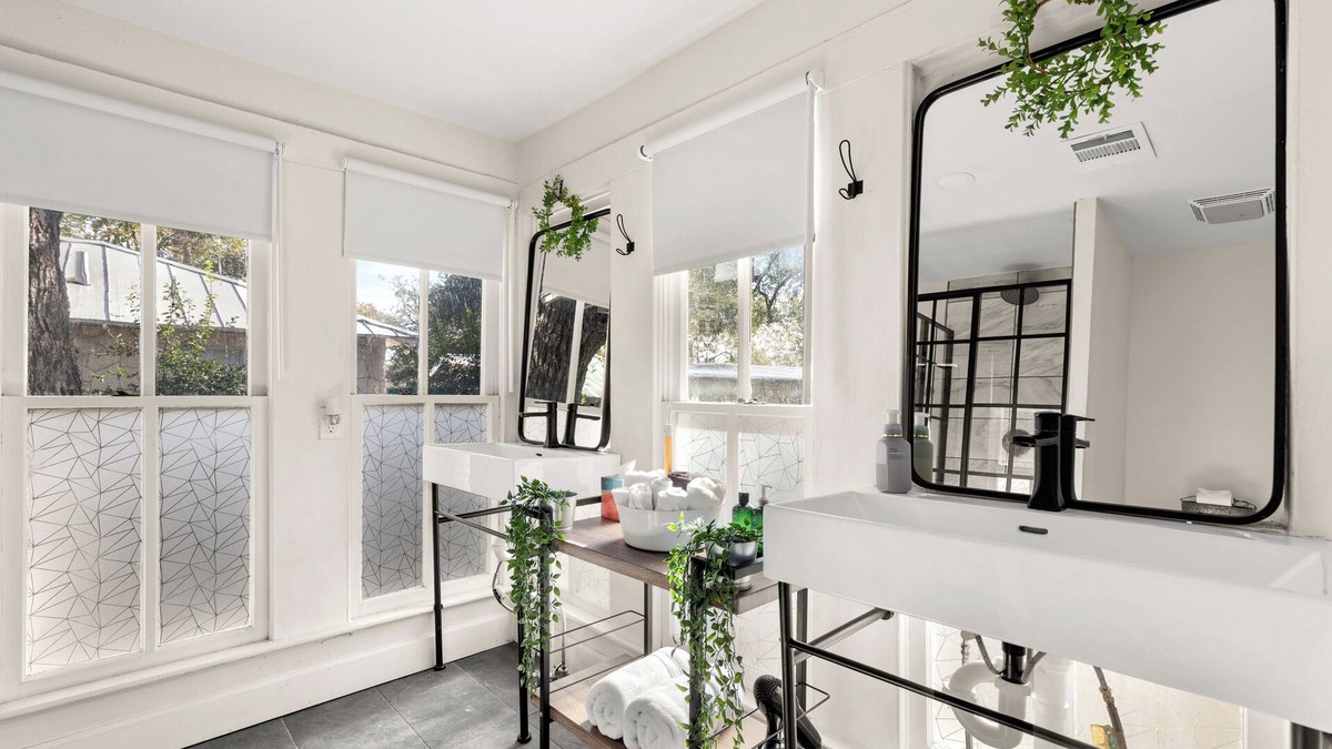 Eastside Promise Neighborhood Cottage | This cozy, historic cottage allows you to embrace history and urban living.
