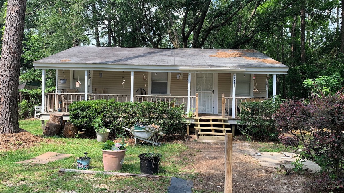 Covington Cottage | This cozy little home is located in the Northshore of Lake Ponchatrain.