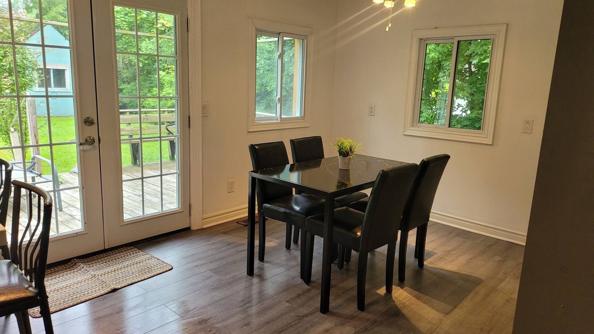 Keswick House | This Cozy place close to everywhere. Enjoy your stay!