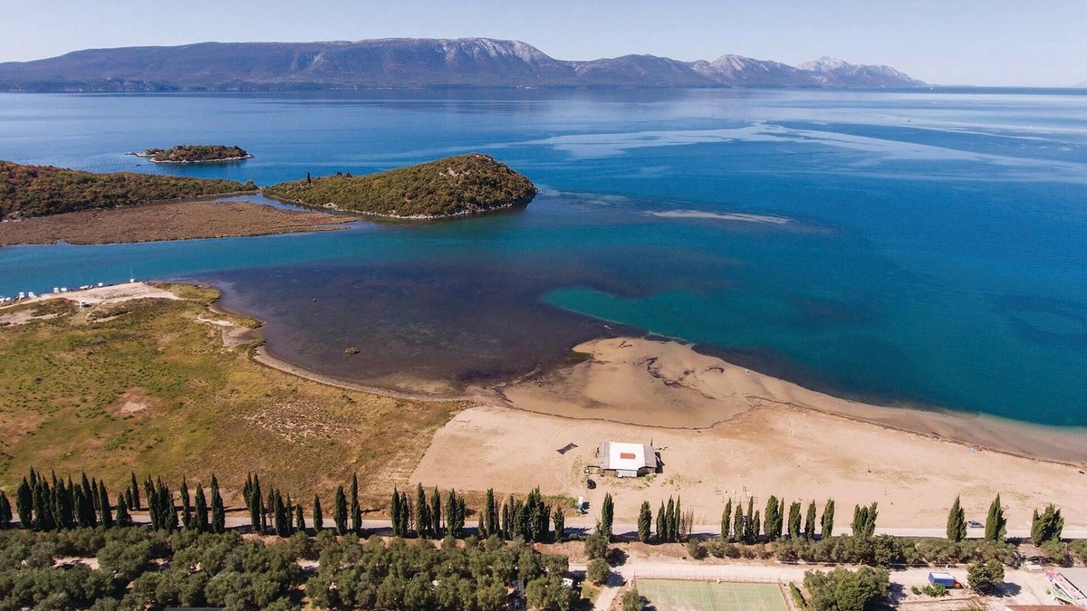 Ploce House | This Dalmatian stone house with pool, is located in the quiet hinterland of the Neretva Valley.