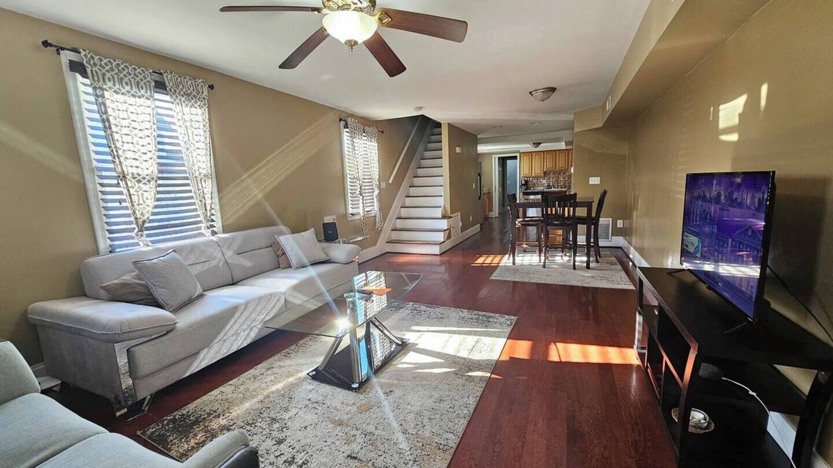 Towson Apartment | This duplex is a 3 bedroom(s), 2 bathrooms, located in Towson, MD.
