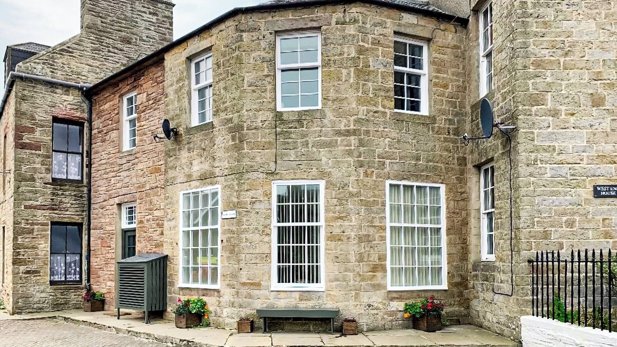 St. Margaret's Hope Cottage | This historic, luxurious property has so much going for it.