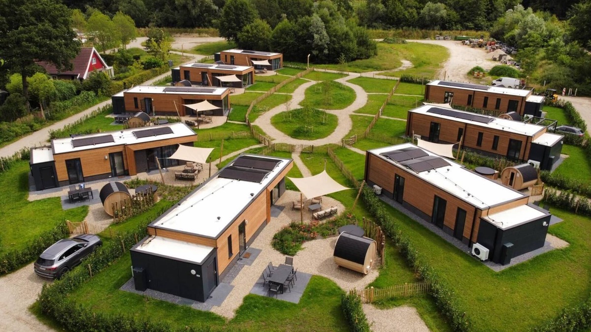Kotten House | This holiday home with a fully enclosed dog fence, private sauna and hot tub features a cosy, homely living room with open kitchen, 2 bedrooms and a spacious outdoor area.