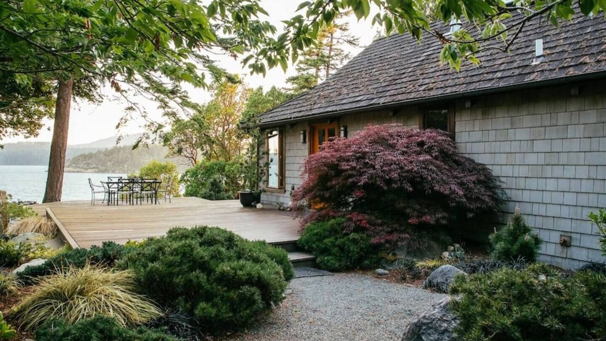 Eastsound House | This house is a 1 bedroom(s), 1 bathrooms, located in Eastsound, WA.