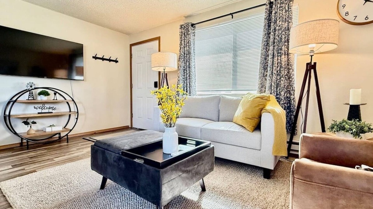 Grand Mound House | This house is a 2 bedroom(s), 1 bathrooms, located in Centralia, WA.