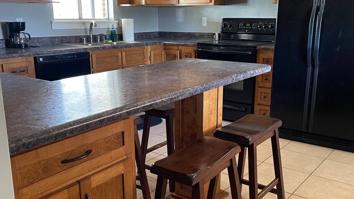 Biggs Field House | This house is a 3 bedroom(s), 2 bathrooms, located in El Paso, TX.