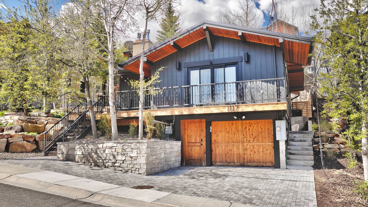 North Park City House | This house is a 4 bedroom(s), 3 bathrooms, located in Park City, UT.