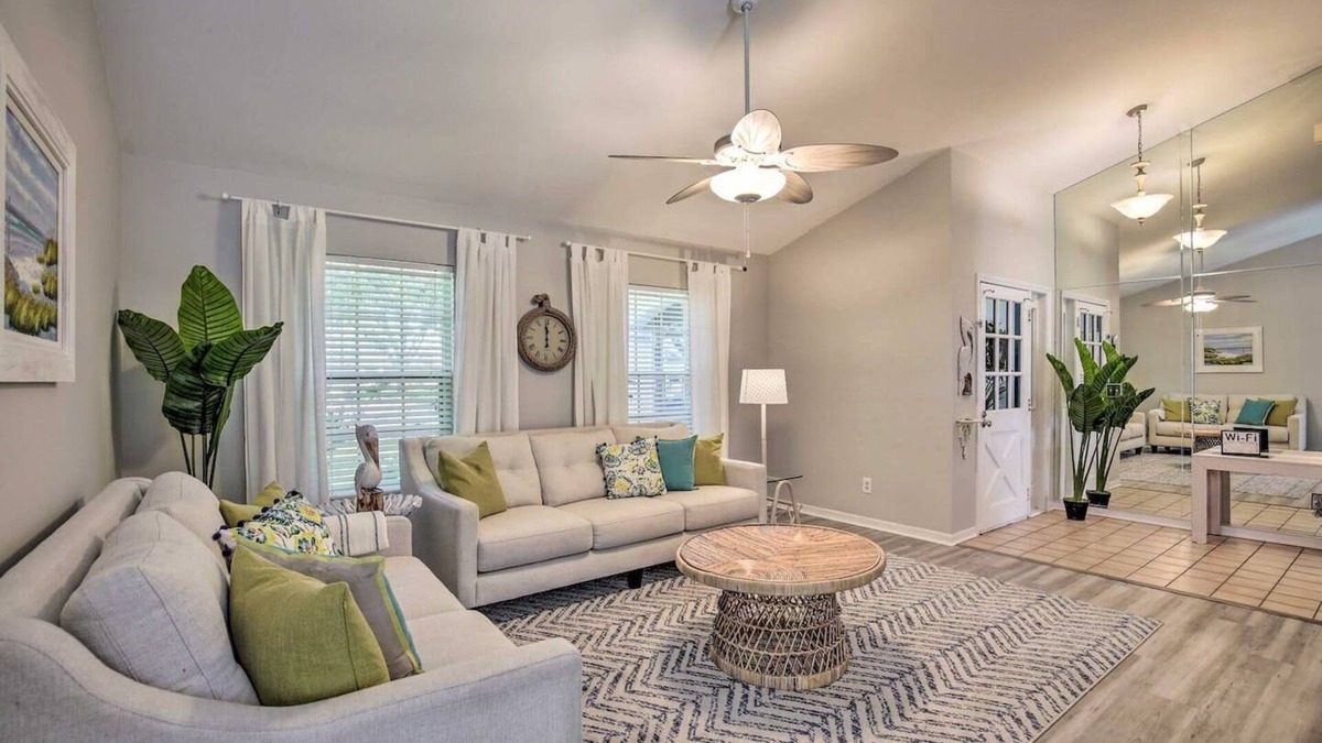 Bloomingdale House | This house is a 4 bedroom(s), 2 bathrooms, located in Valrico, FL.
