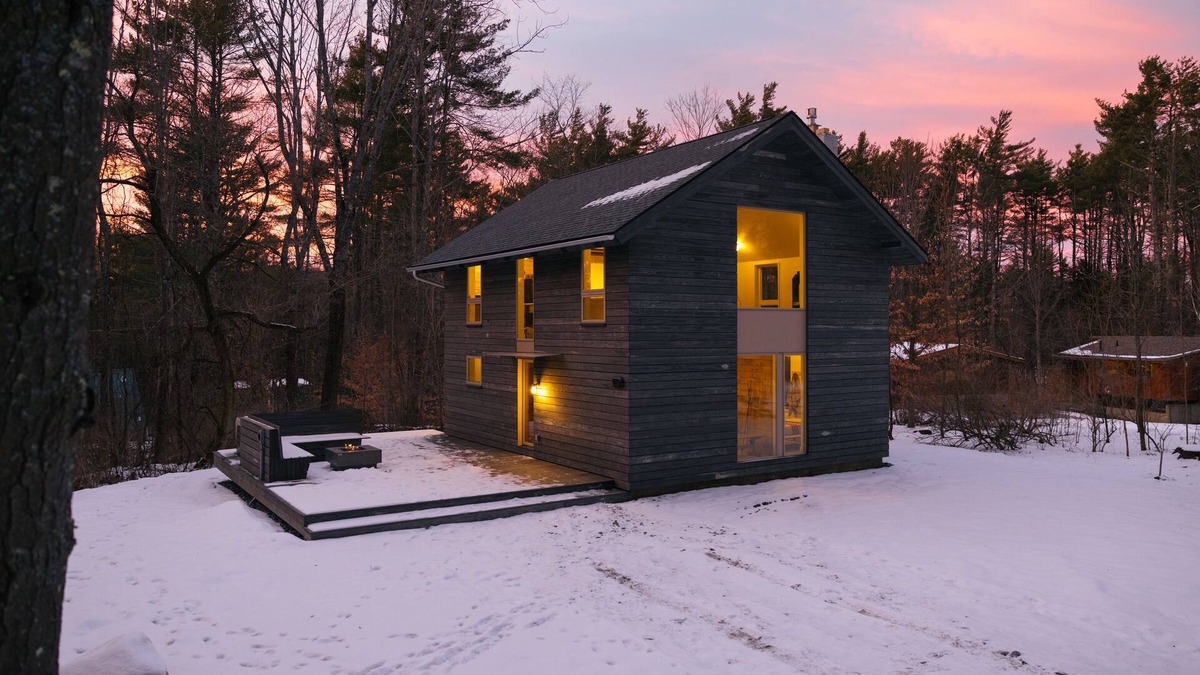 Brownsville House | This house is a 4 bedroom(s), 2 bathrooms, located in West Windsor, VT.