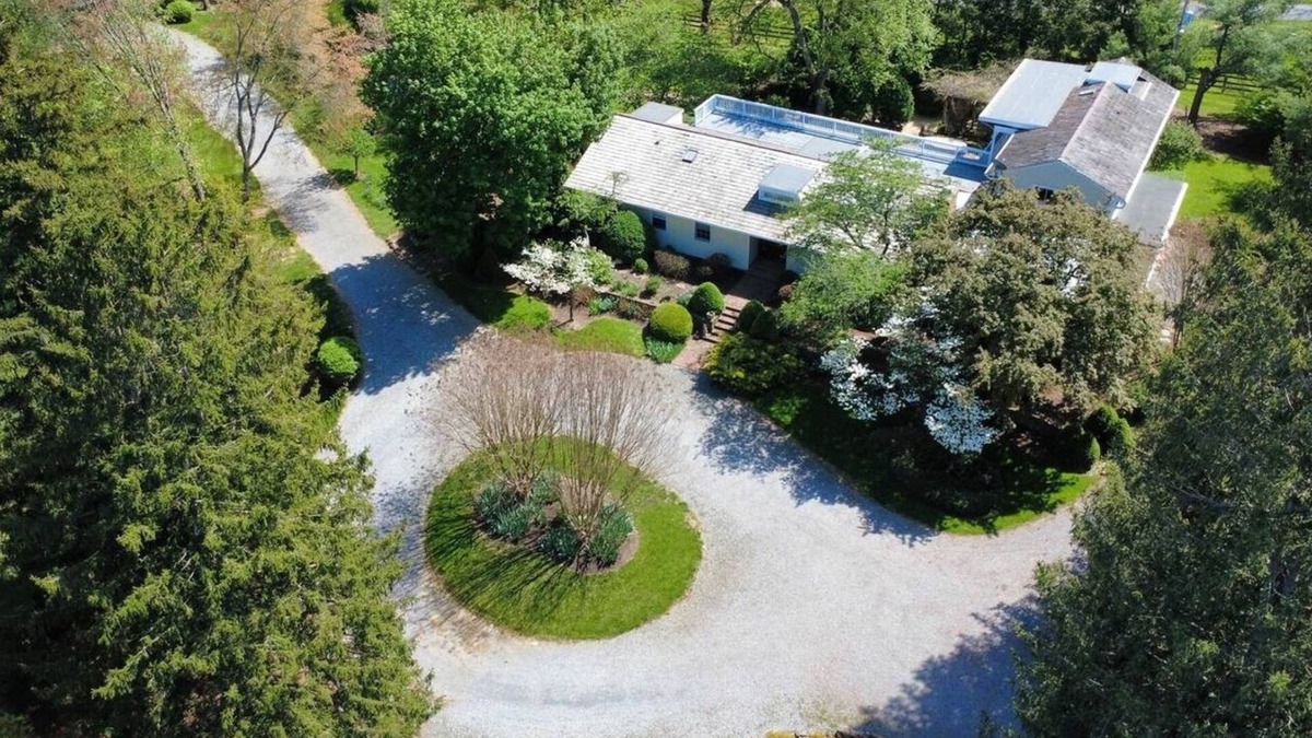 Rippon House | This house is a 6 bedroom(s), 6.5 bathrooms, located in Upperville, VA.