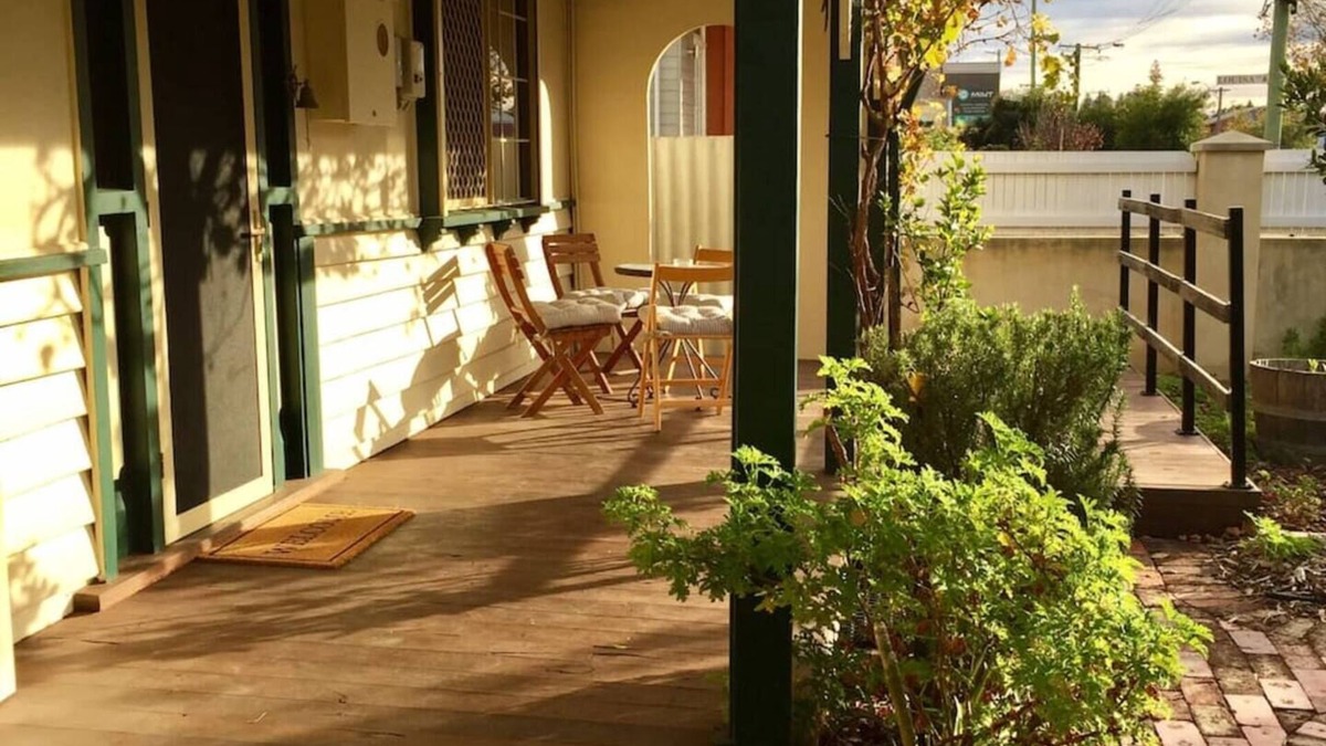 South Fremantle House | This house is a 2 bedroom(s), 1 bathrooms, located in South Fremantle, WA.