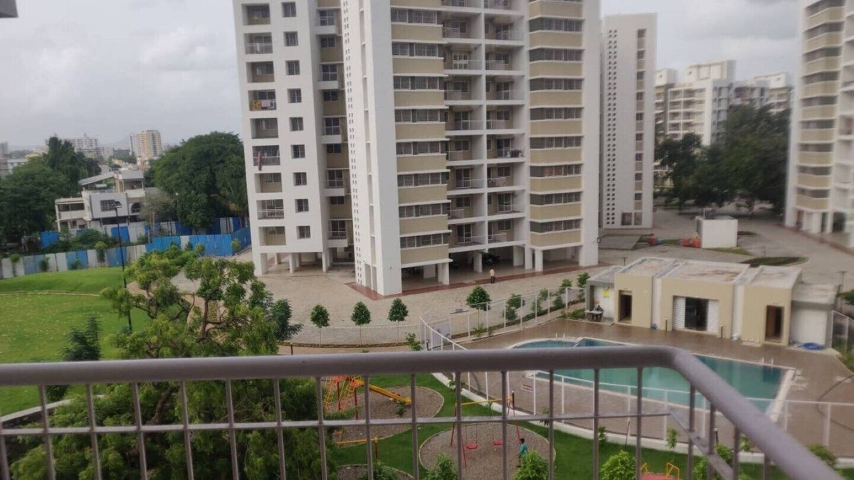 Nashik Apartment | This is 3 BHK Flat situated in Aryavarta complex, beautiful, clean & secured.