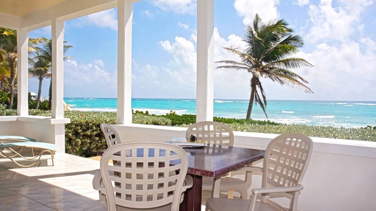 Silver Sands House | This is a Beachfront 3 Bedroom, 3 Bathroom Villa, Family-friendly Activities