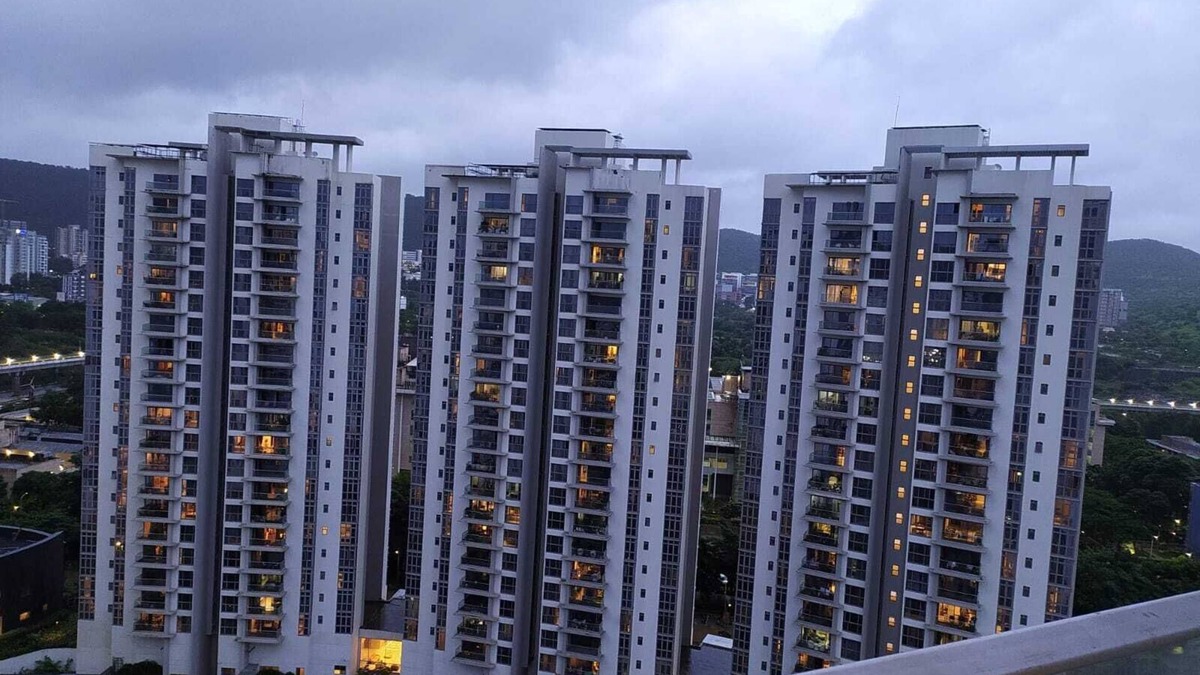 Tathawade Apartment | This is a beautiful, apartment, located in the midst of forest and mountain.