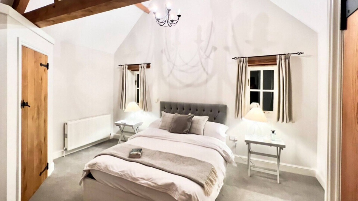 Winterslow Cottage | This is a great base to explore Salisbury and the surrounding countryside.