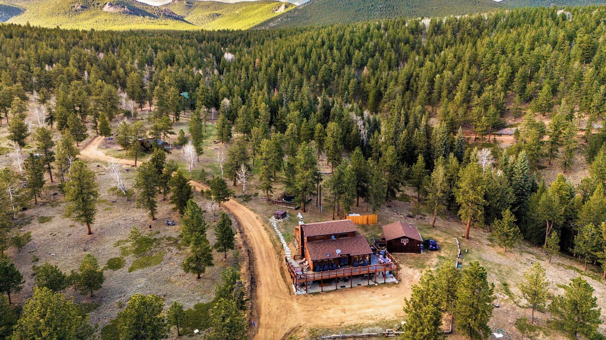 Pine House | This is Colorado! Stunning views, killer hot tub, 12 acres, game barn+huge deck!