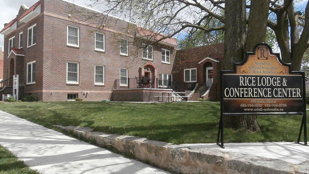 Holmesville Bed & Breakfast | This is your 'home away from home'!10 bedrooms,11 baths! MUST call to reserve!