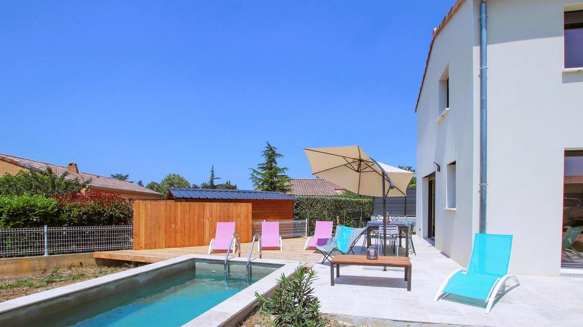 Cleon-d'Andran House | This luxurious Provençal villa with swimming pool welcomes you in Cléon d' Andran.