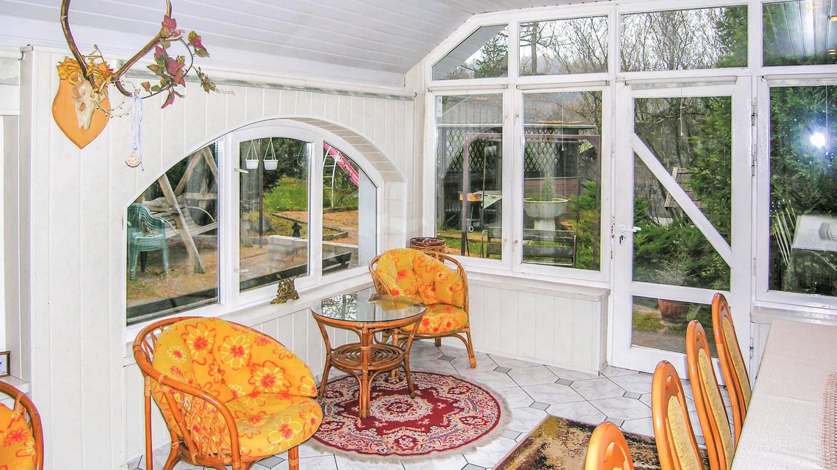 Brodnica Gorna House | This nice cottage is located in the heart of Kashubian Switzerland, on a plot with a garden pond.