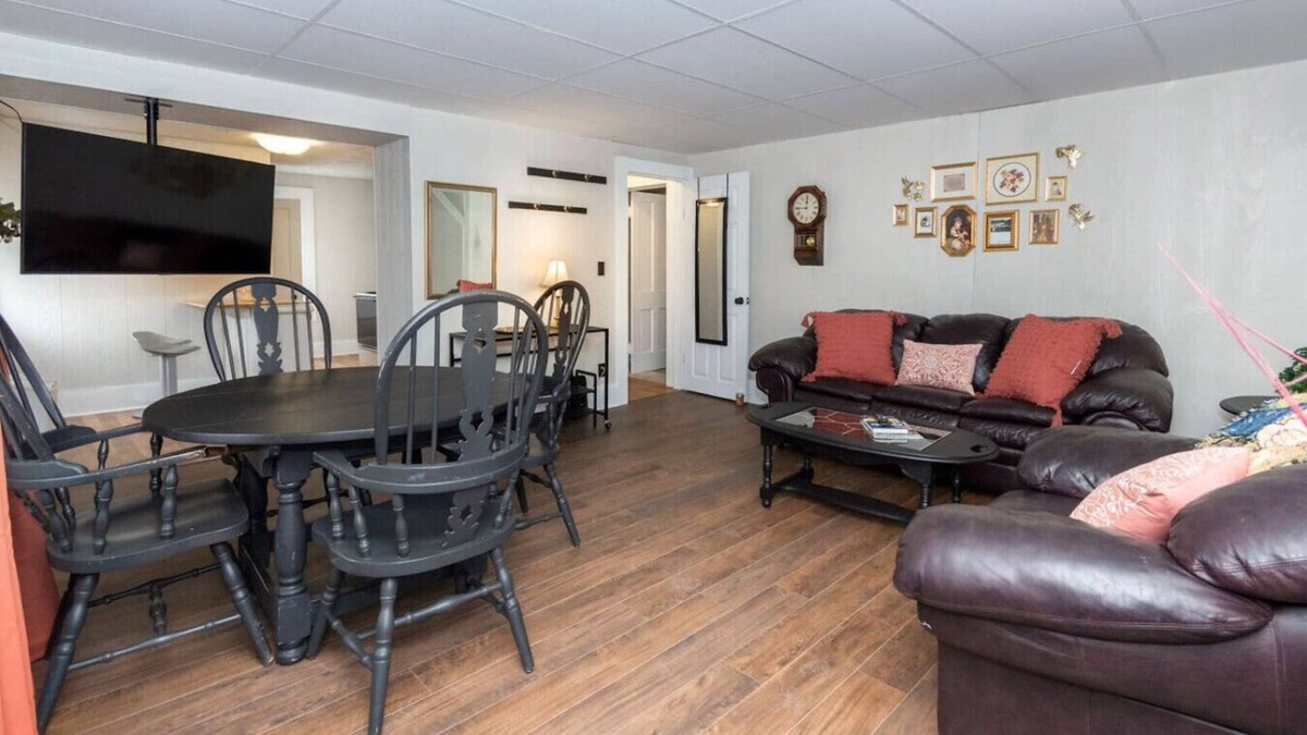 Massillon Apartment | This Old House - Lofty Suite