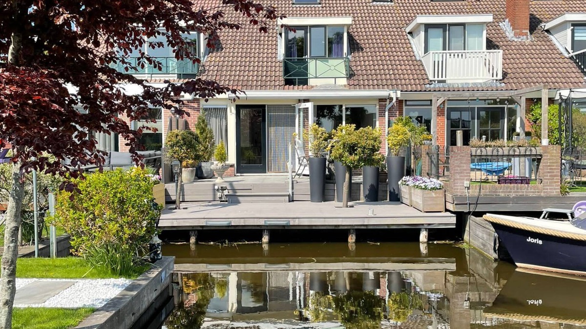 Rijpwetering House | This property is a true prime location in the Green Heart with waterfront terrace