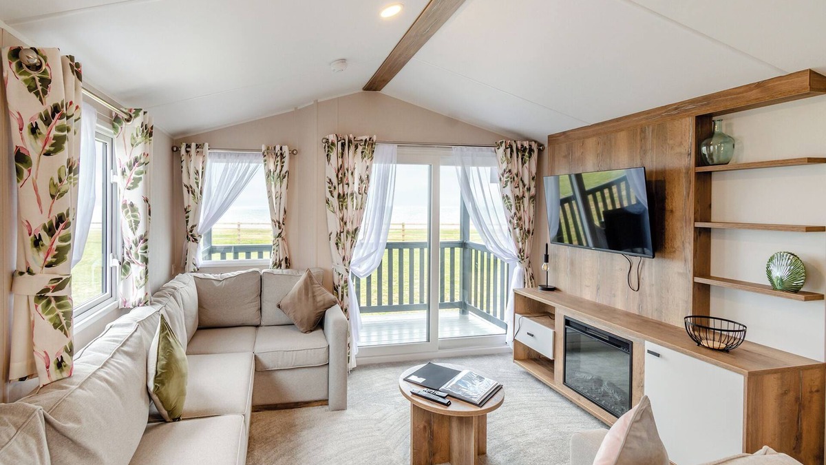 Hornsea House | This stunning holiday home with a double bedroom and en suite W.
