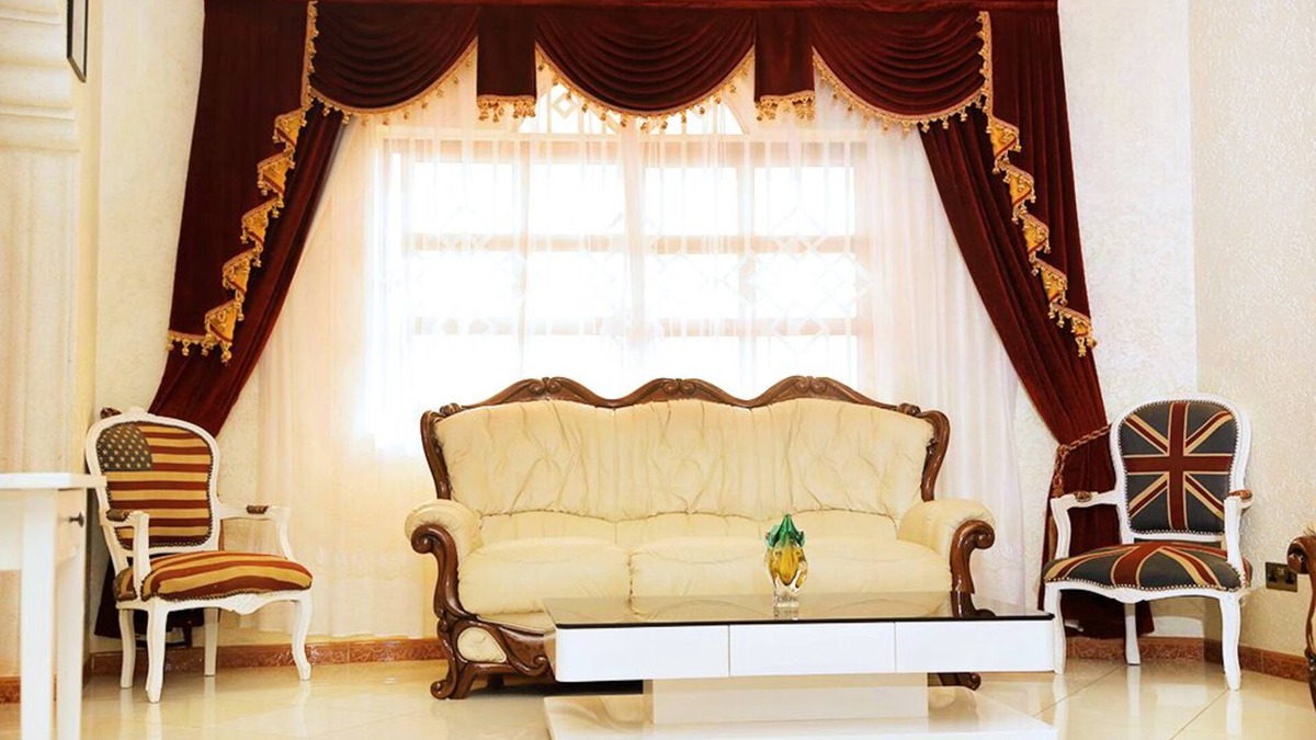 Kampala House | This stunningly beautiful property is located at Makindye Kizungu