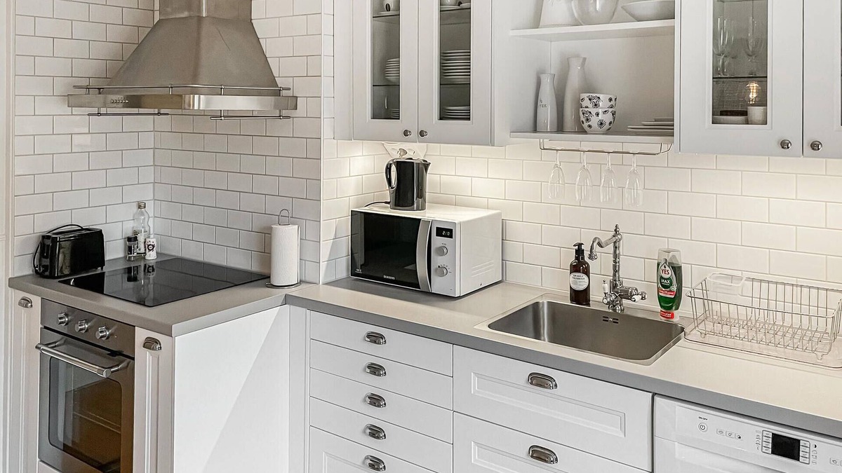 Alingsas House | This tasteful vacation home welcomes you to the café town of Alingsås on beautiful Lake Mjörn.
