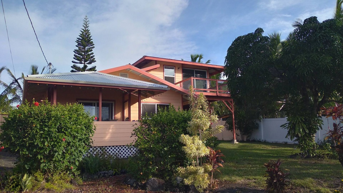 Kehena House | This Two story Ocean View located in Kalapana Seaview Estate