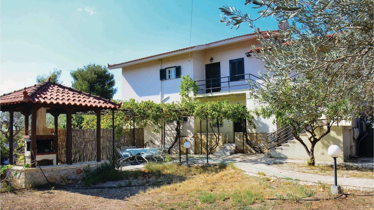 Kandia Apartment | This vacation apartment is located in the quiet and rural southwest of Nafplio, near the beaches of