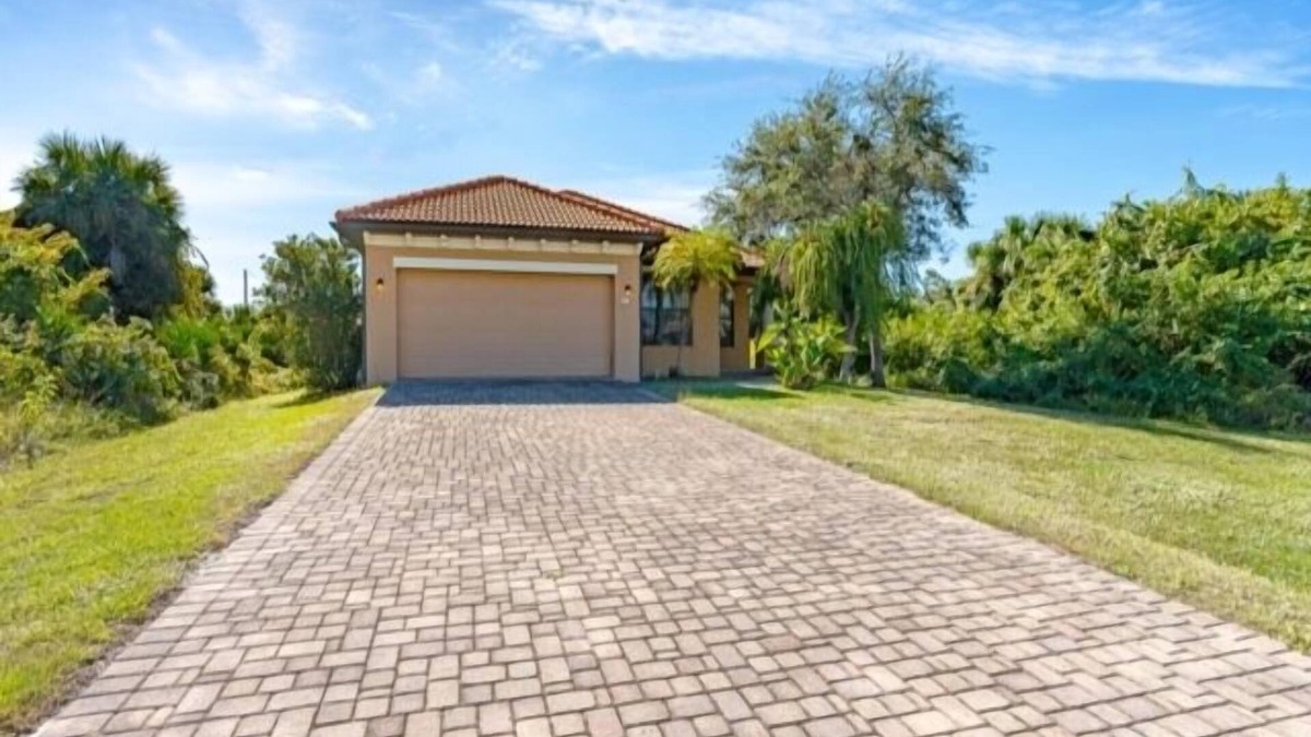 Rotonda Lakes House | This vacation rental home offers a spacious layout