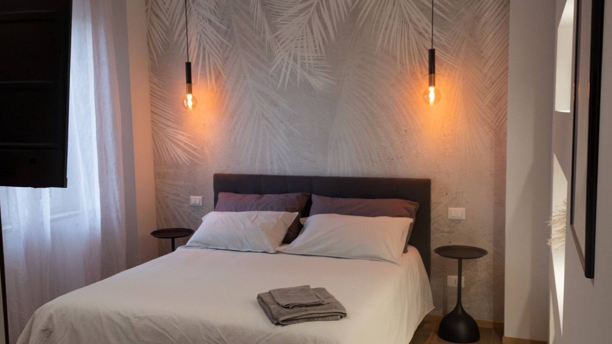 Melegnano Apartment | This very spacious two-room apartment is a cozy and modernly designed space, ideal for those seeking space and comfort. With large rooms and carefully curated furnishings, it offers an elegant and relaxing atmosphere, perfect for ensuring a pleasant